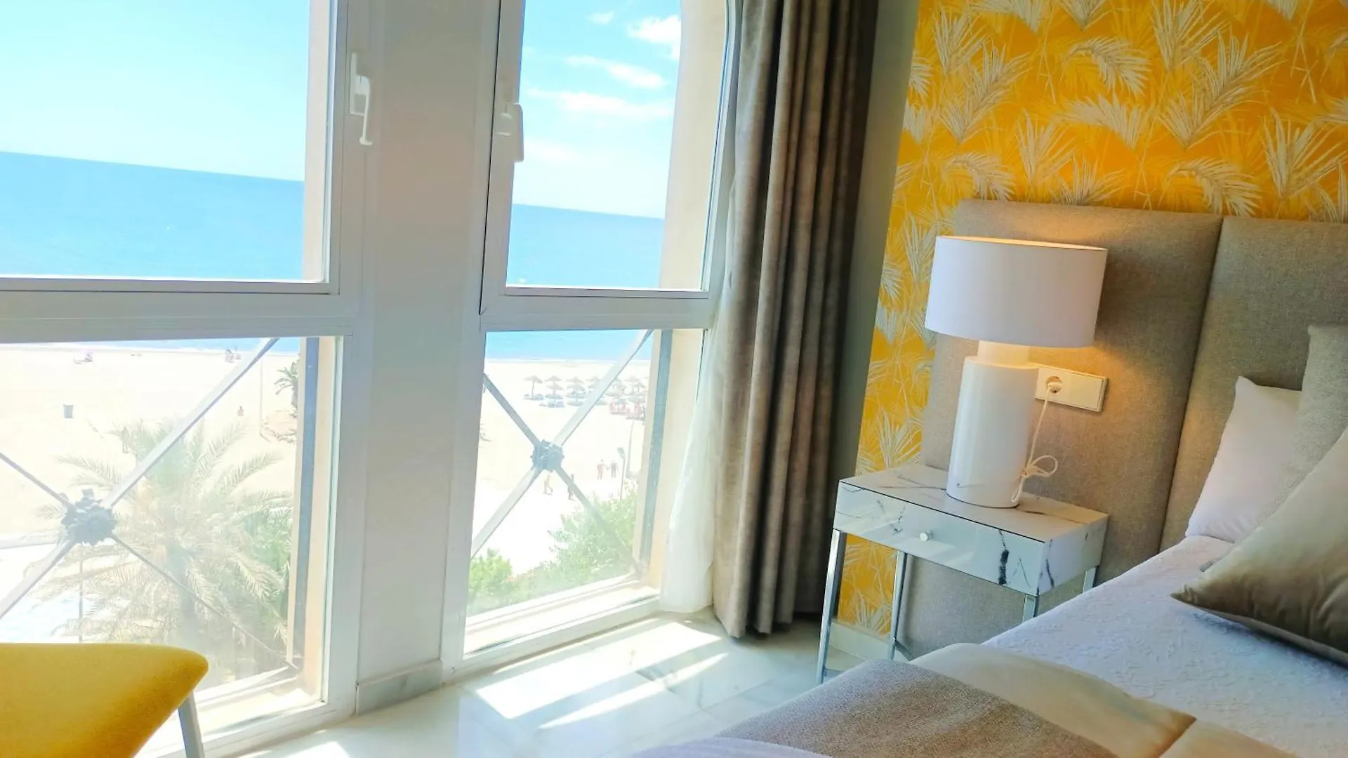 Spectacular Frontbeach Apartment Old Town La Rada Beach Estepona