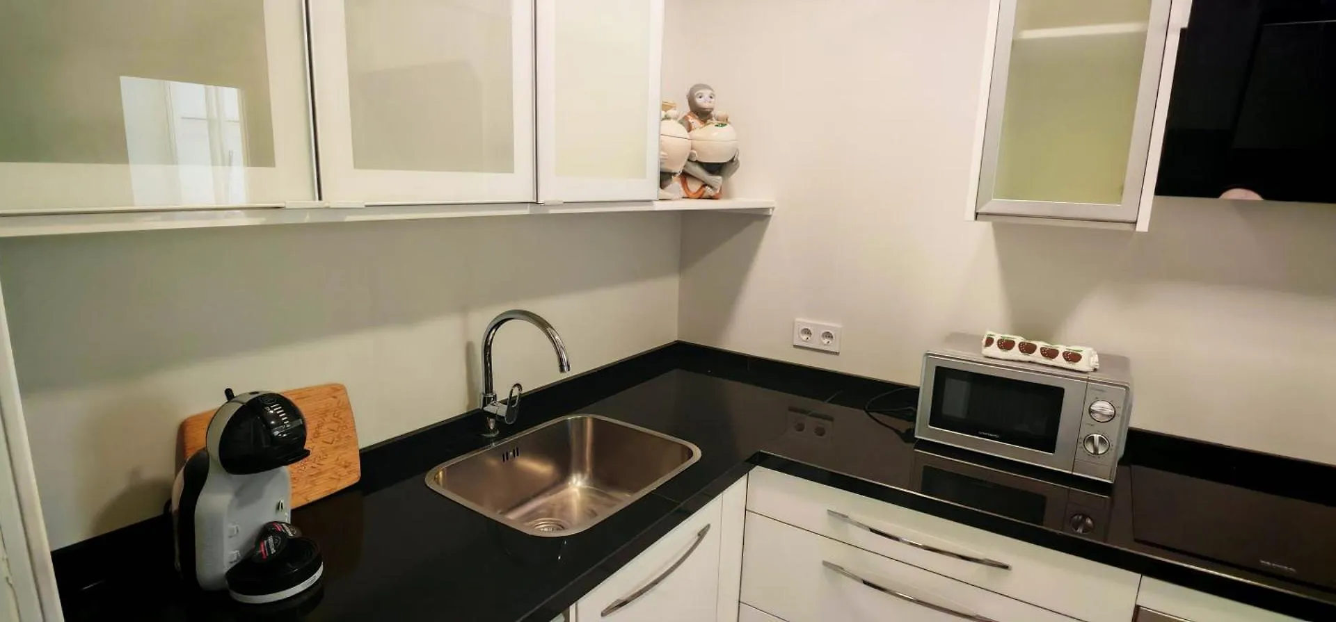 Spectacular Frontbeach Apartment Old Town La Rada Beach 埃斯特波纳